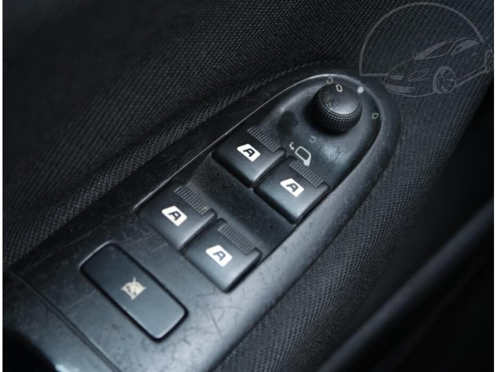 2004 Peugeot 607 - 15