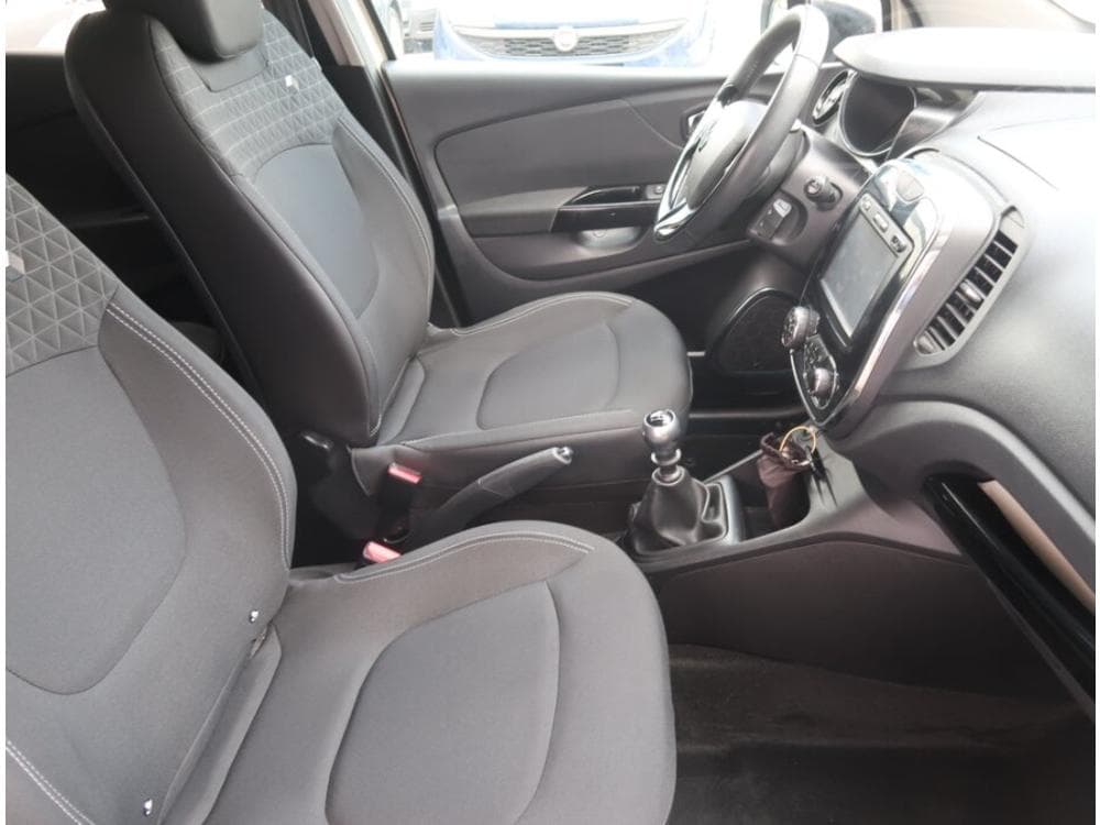 2017 Renault CAPTUR - 9