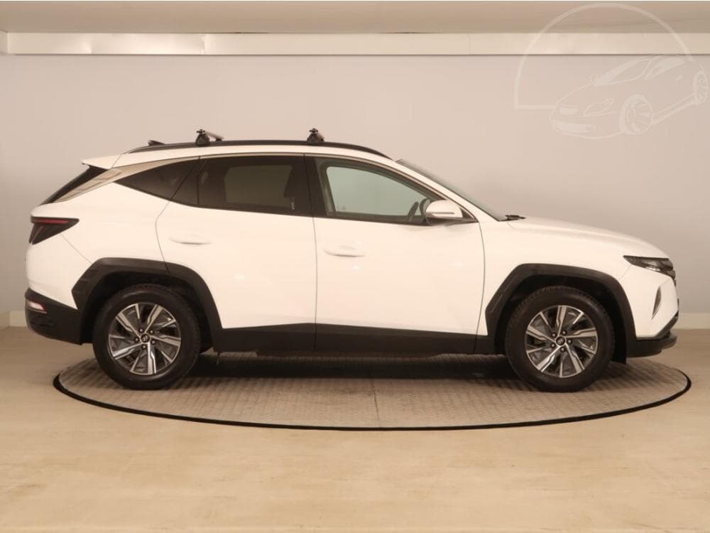 2022 Hyundai TUCSON - 11