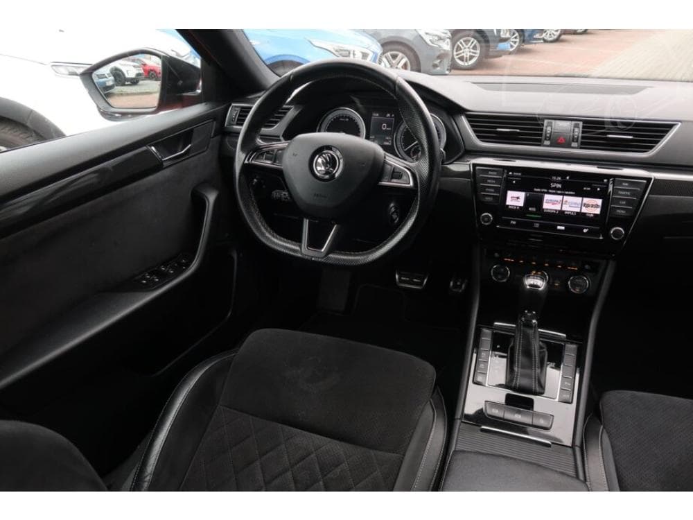 2017 Škoda SUPERB - 19