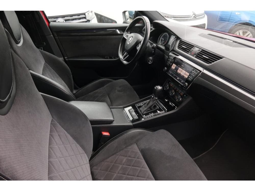 2017 Škoda SUPERB - 25