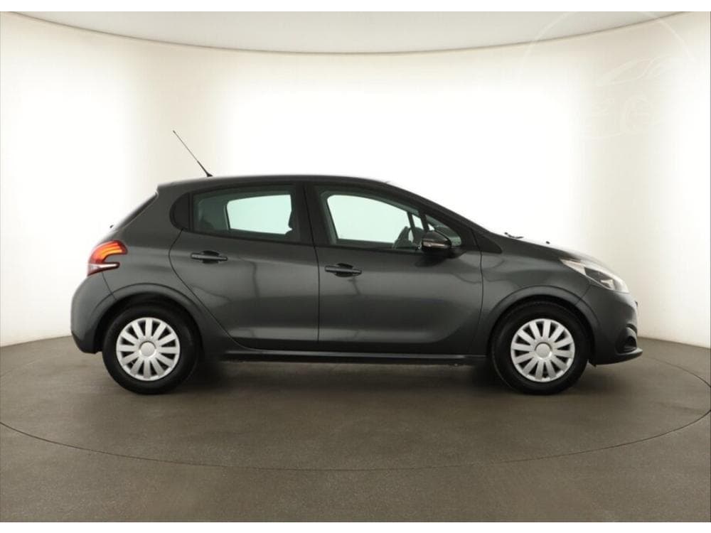 2018 Peugeot 208 - 6