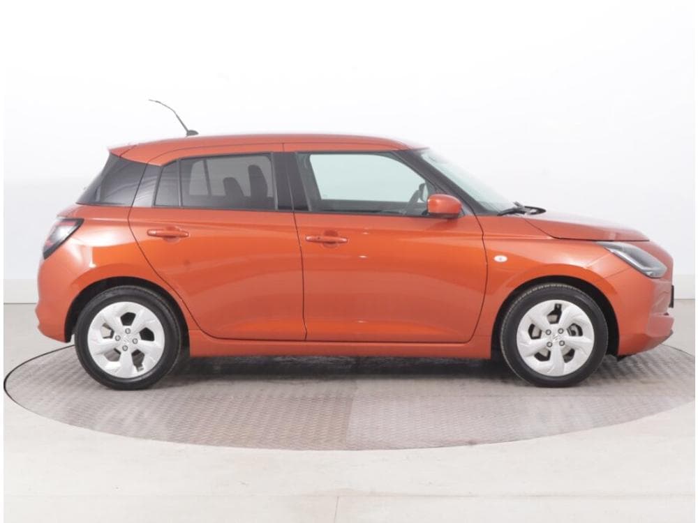 2025 Suzuki SWIFT - 16