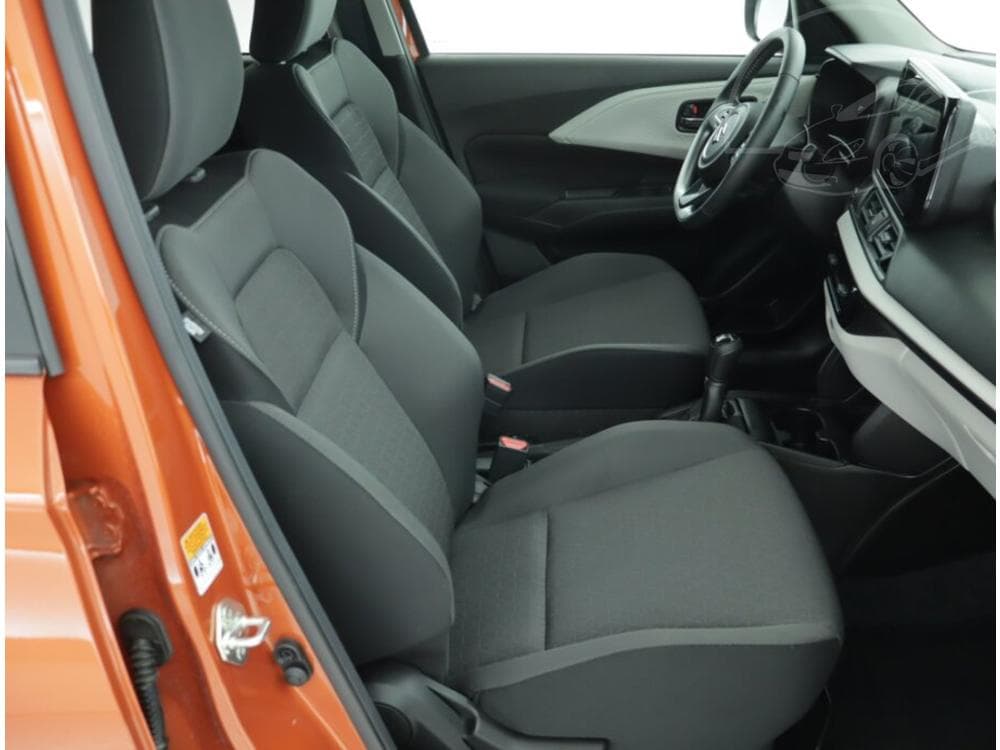 2025 Suzuki SWIFT - 25