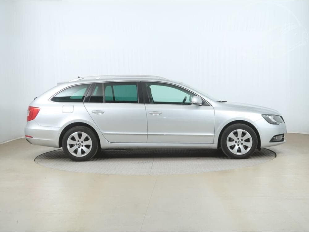 2013 Škoda SUPERB - 6