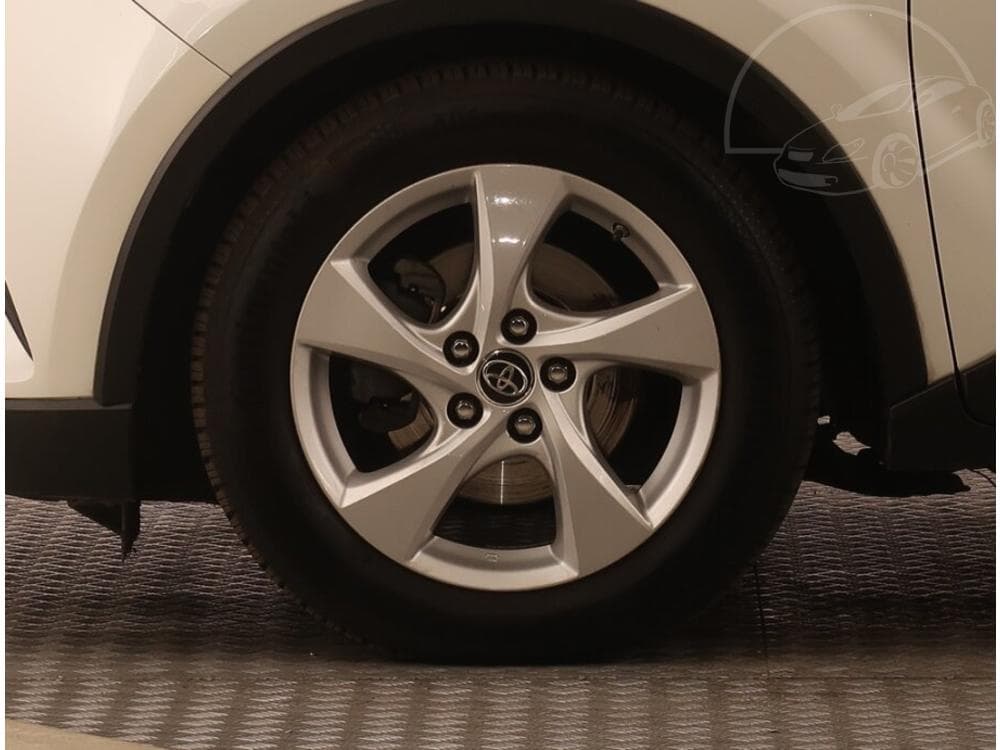 2018 Toyota C-HR - 43