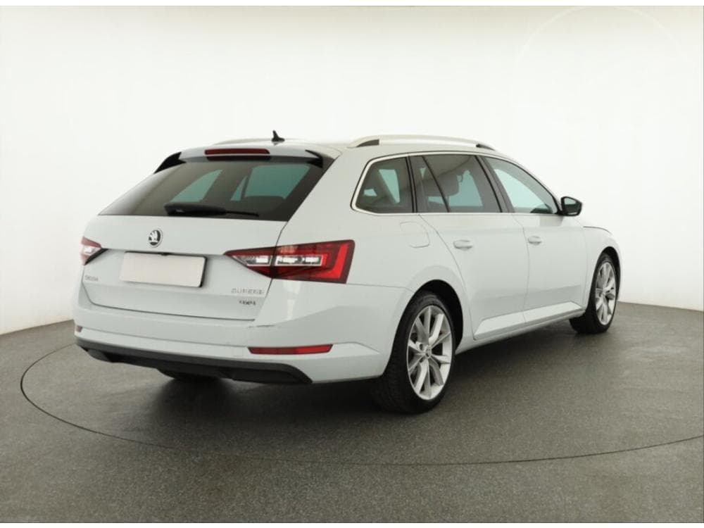 2016 Škoda SUPERB - 5