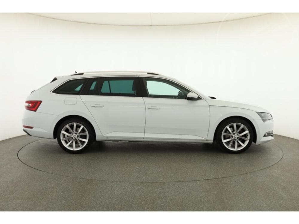 2016 Škoda SUPERB - 6