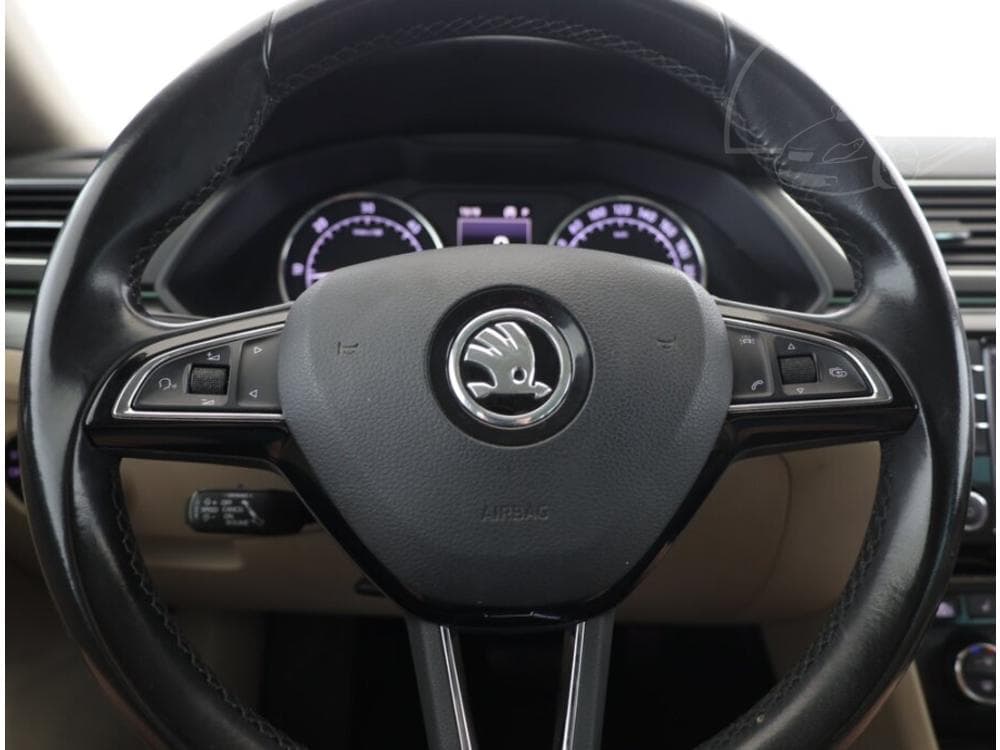 2016 Škoda SUPERB - 8