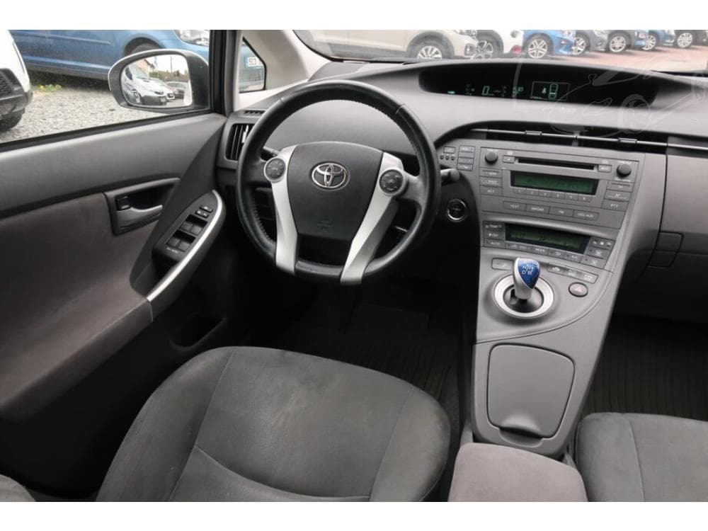 2010 Toyota PRIUS - 7