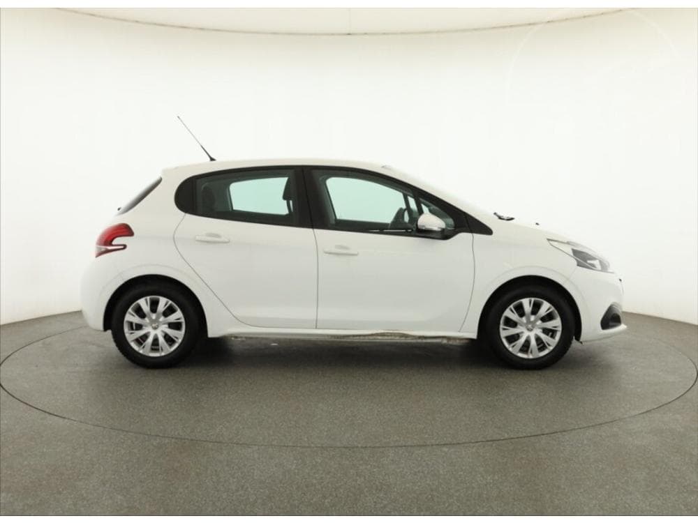 2018 Peugeot 208 - 6