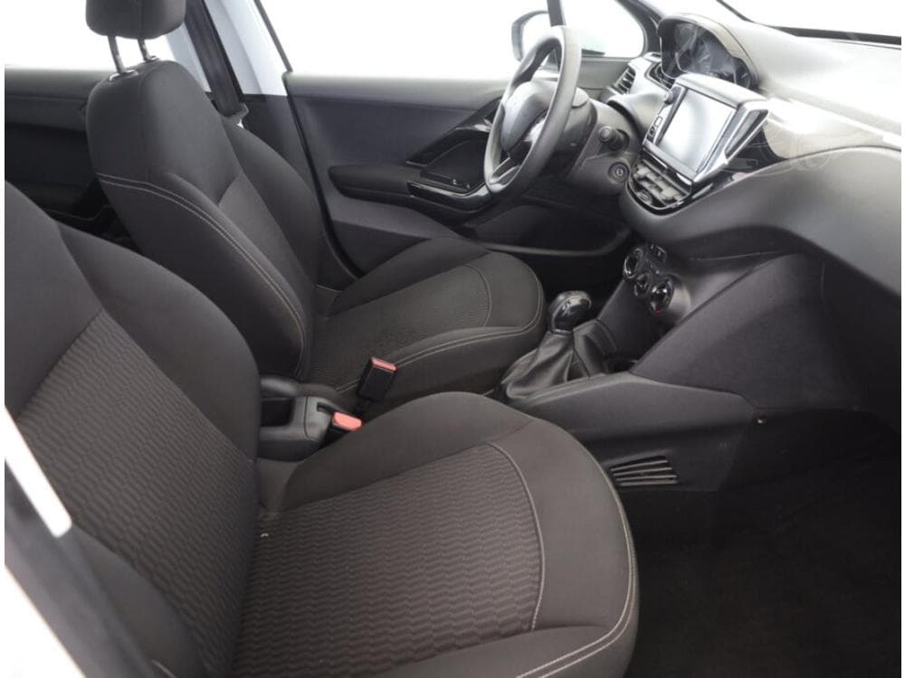 2018 Peugeot 208 - 7