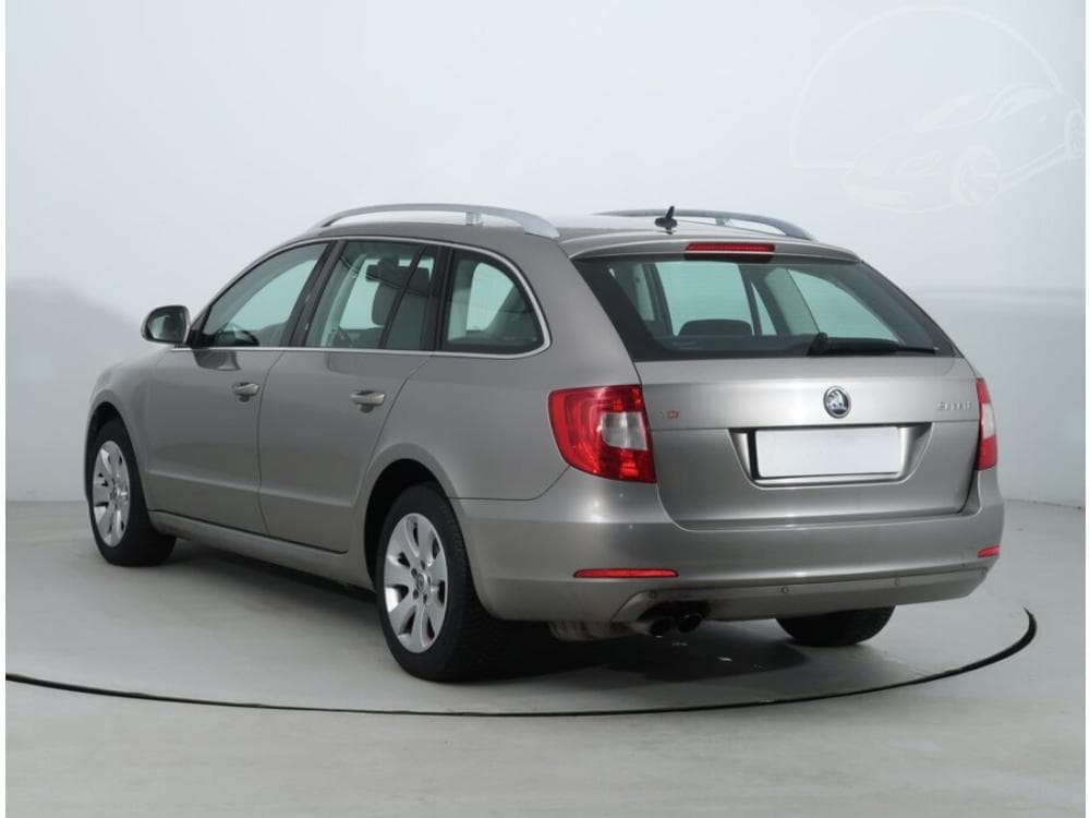 2011 Škoda SUPERB - 4