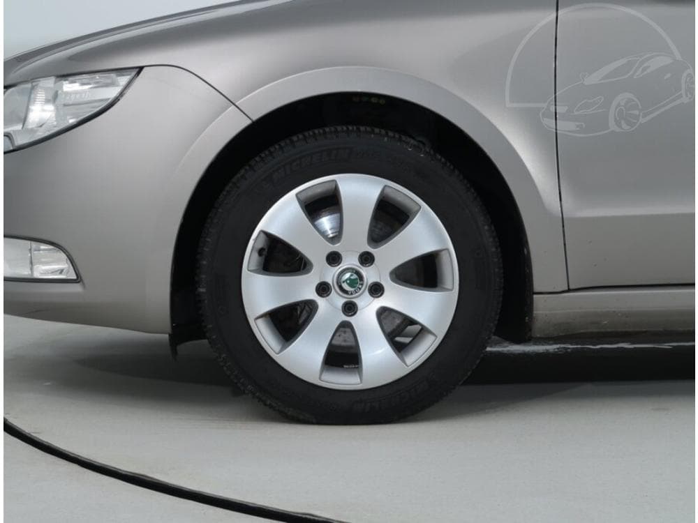 2011 Škoda SUPERB - 14