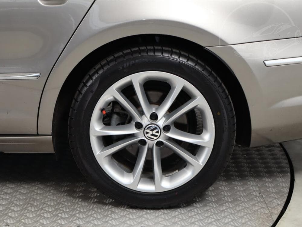 2009 Volkswagen PASSAT - 14
