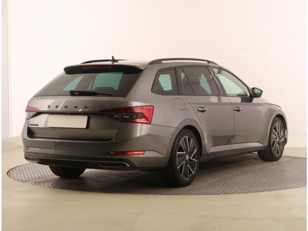 2022 Škoda SUPERB - 9
