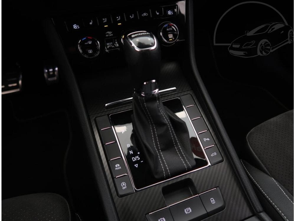 2022 Škoda SUPERB - 25