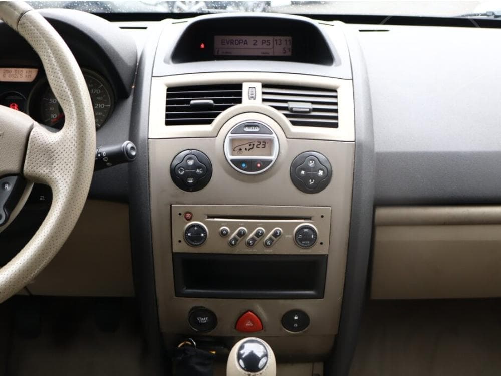 2006 Renault MEGANE - 9