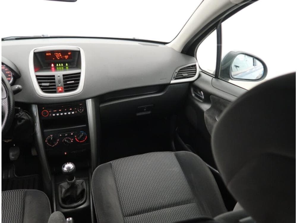 2007 Peugeot 207 - 7