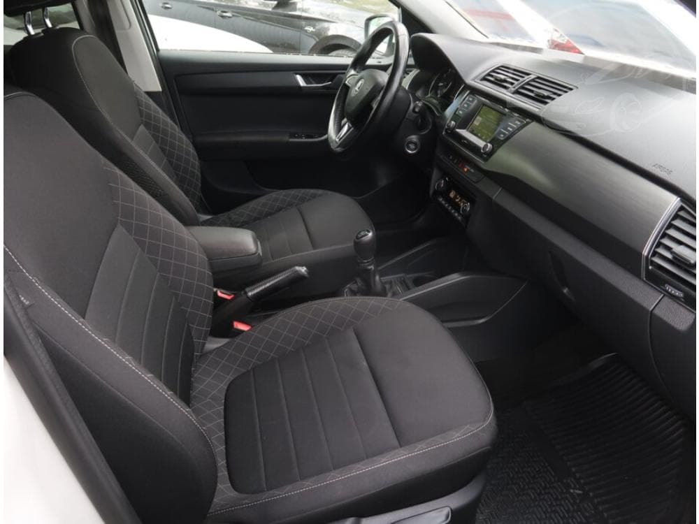 2016 Škoda FABIA - 9