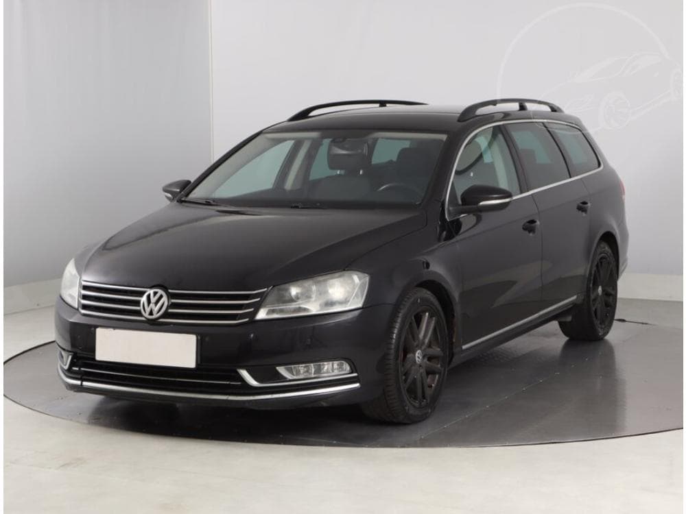 2011 Volkswagen PASSAT - 2