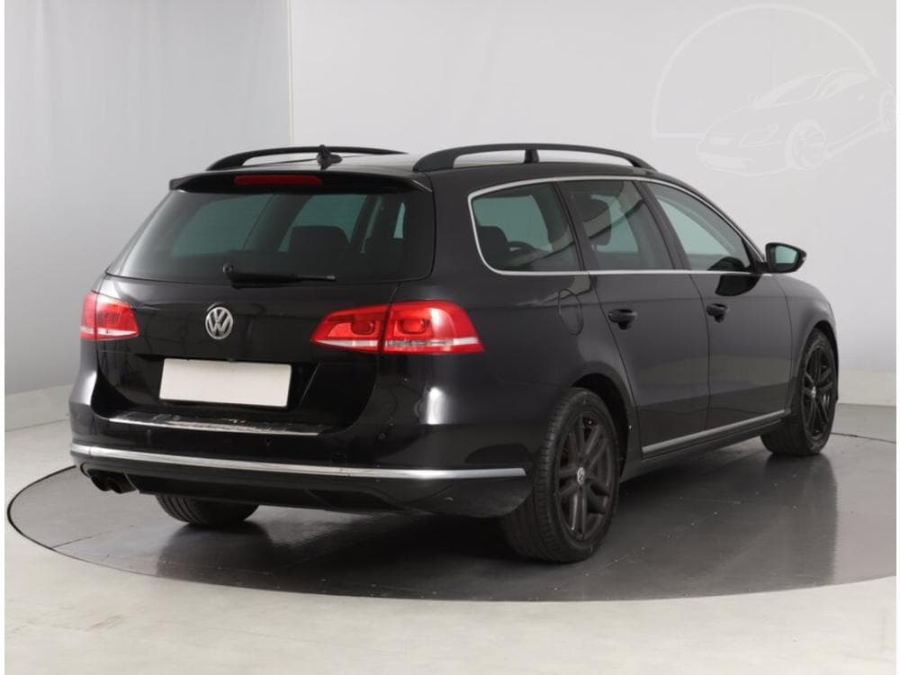 2011 Volkswagen PASSAT - 5