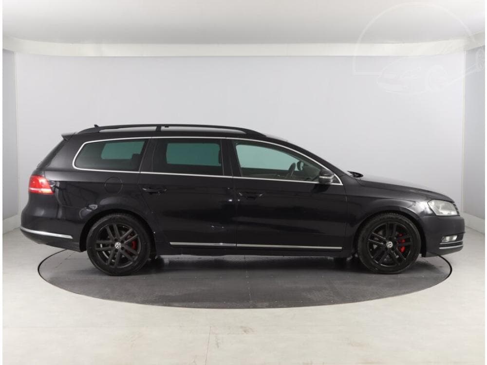 2011 Volkswagen PASSAT - 6