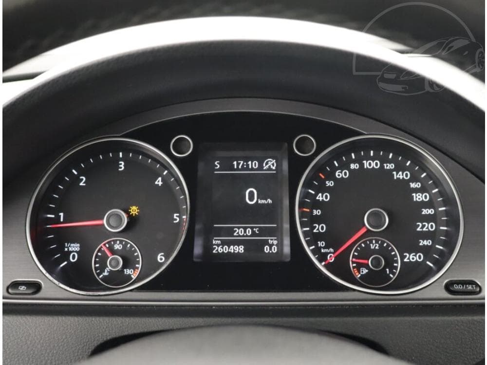 2011 Volkswagen PASSAT - 11