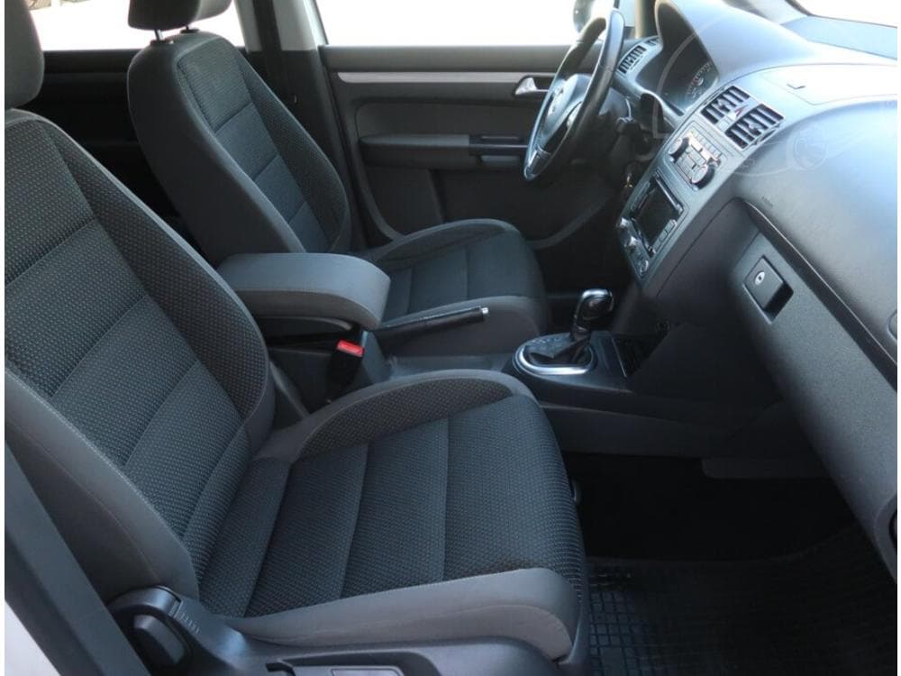 2011 Volkswagen TOURAN - 17