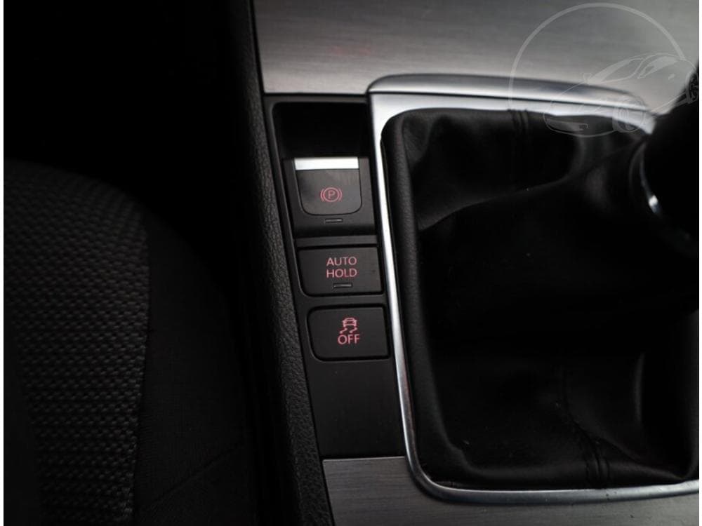 2011 Volkswagen PASSAT - 23