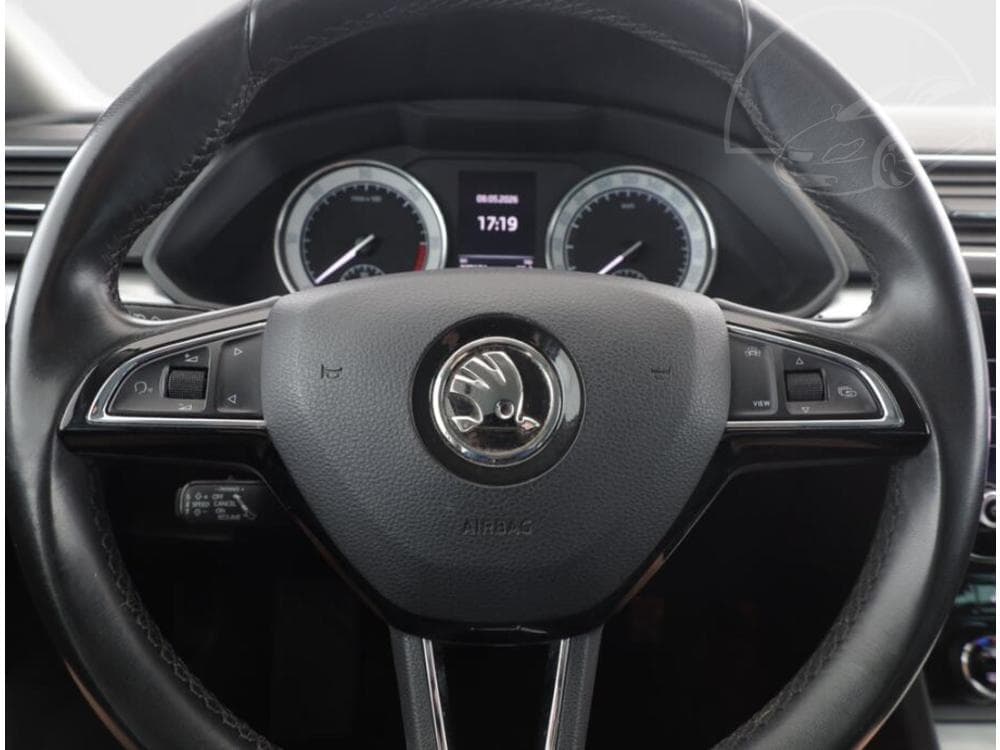 2020 Škoda SUPERB - 8