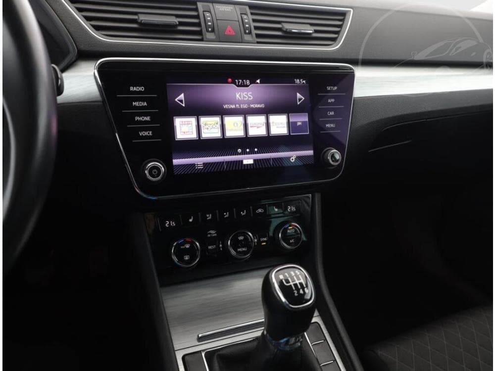2020 Škoda SUPERB - 10