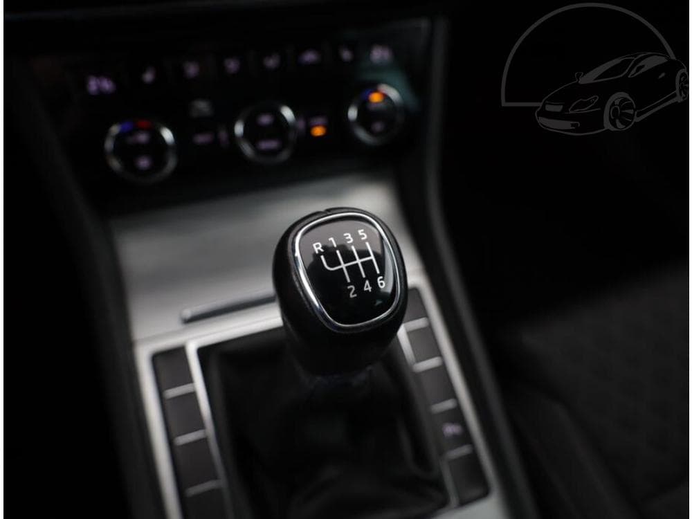2020 Škoda SUPERB - 11