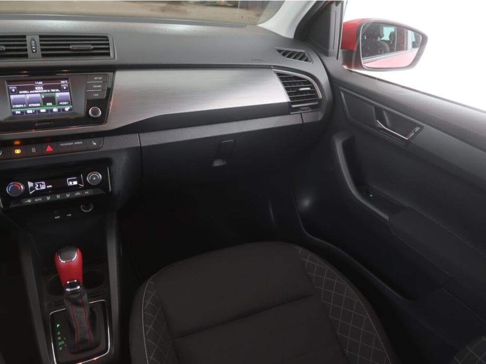 2015 Škoda FABIA - 8