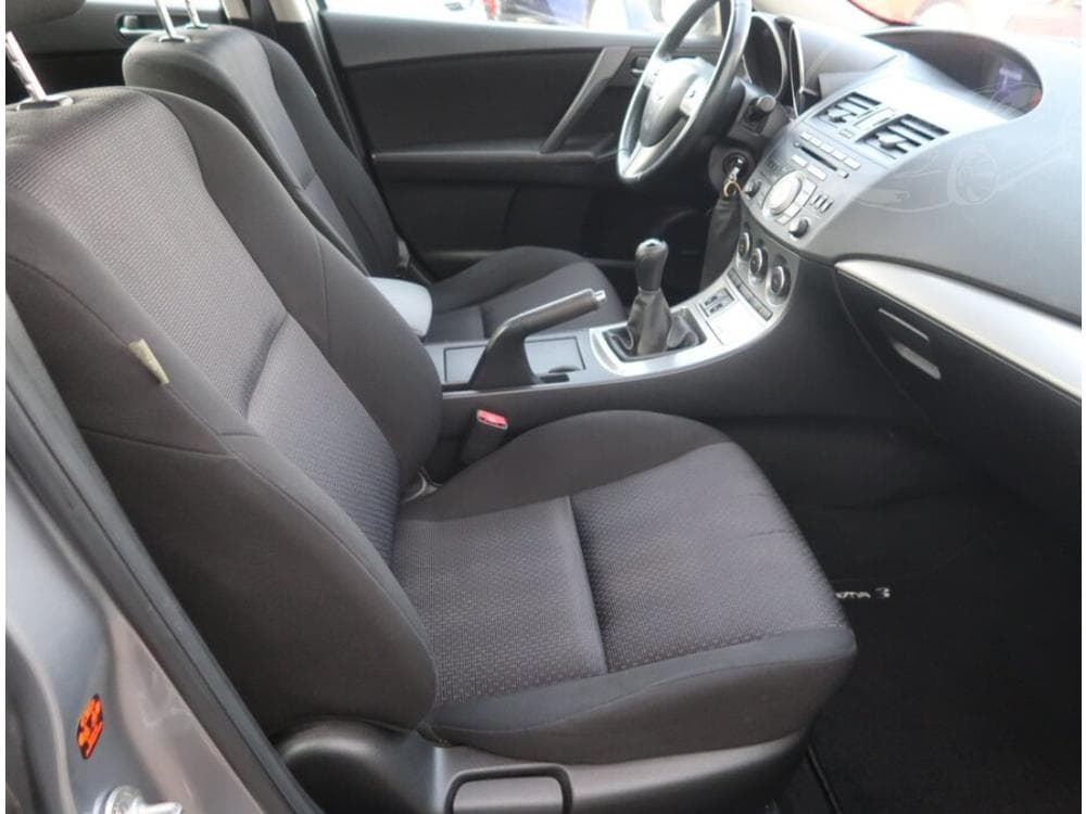 2010 Mazda 3 - 9