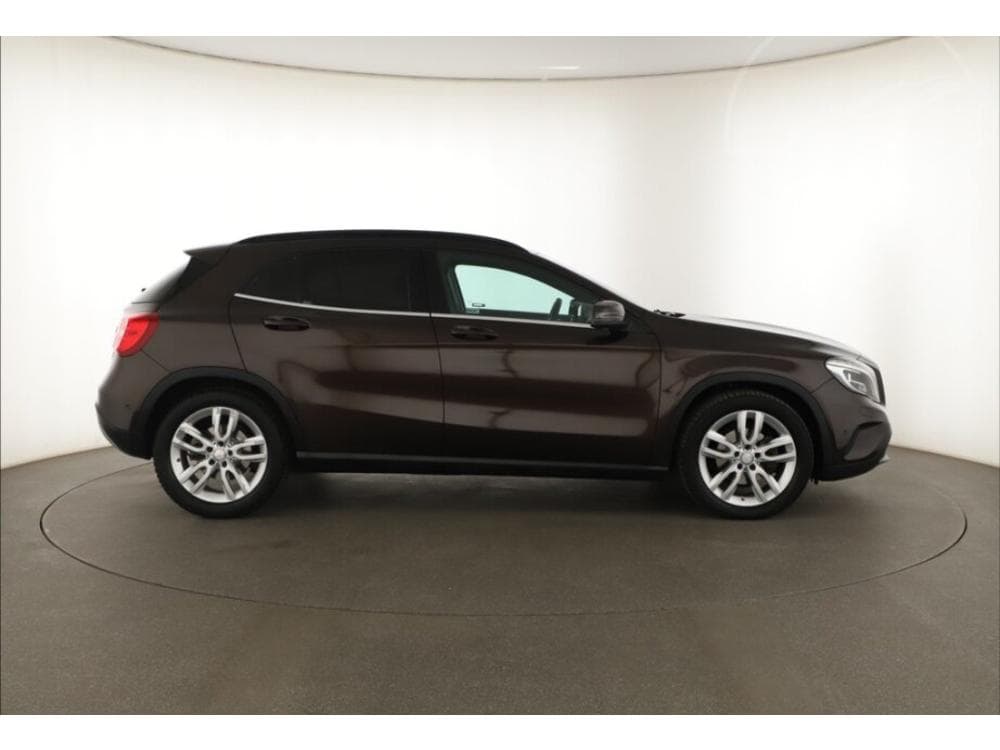 2017 Mercedes-Benz GLA - 6