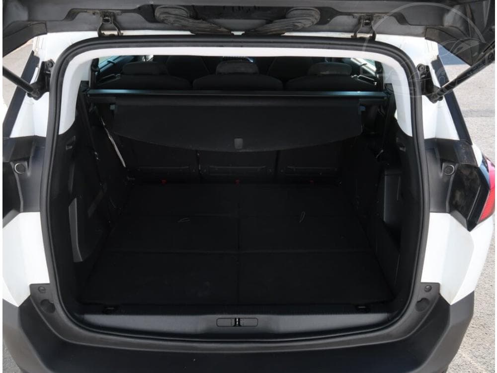 2020 Peugeot 5008 - 13
