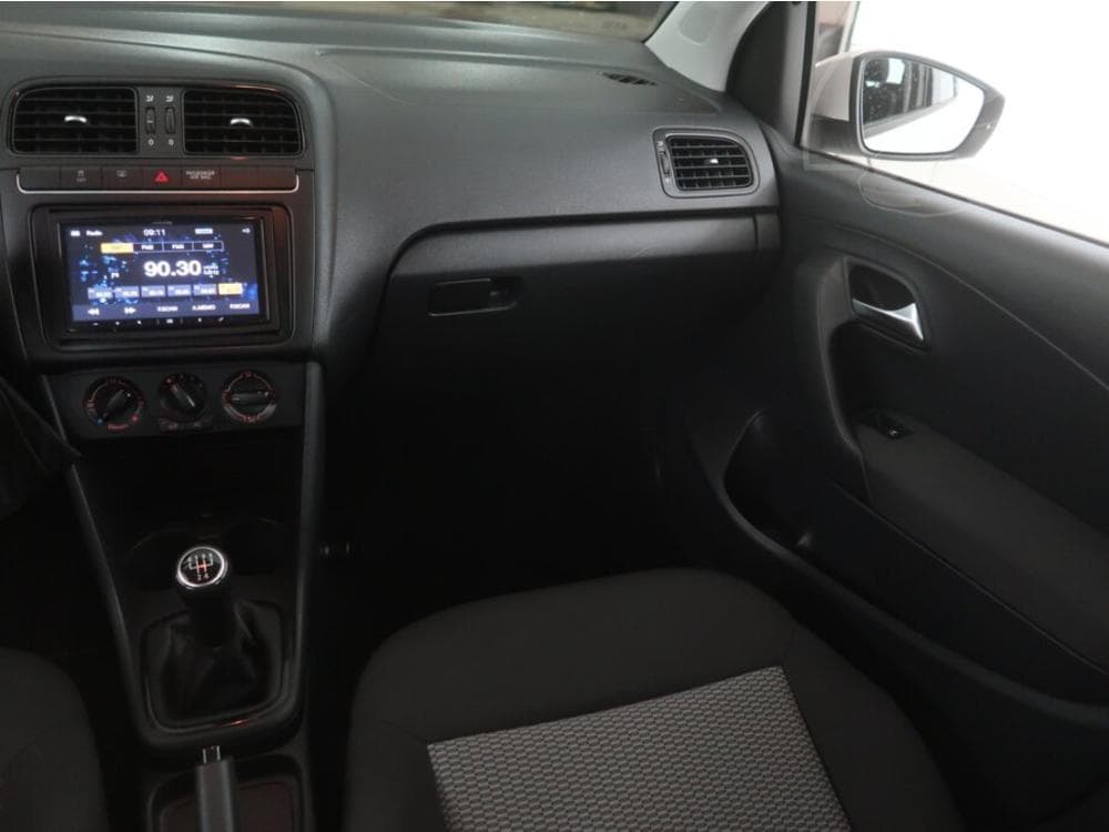 2010 Volkswagen POLO - 8