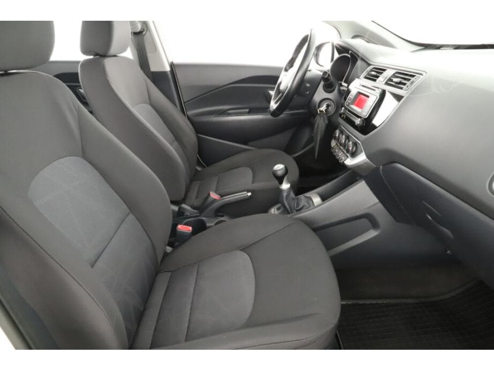 2017 Kia RIO - 13