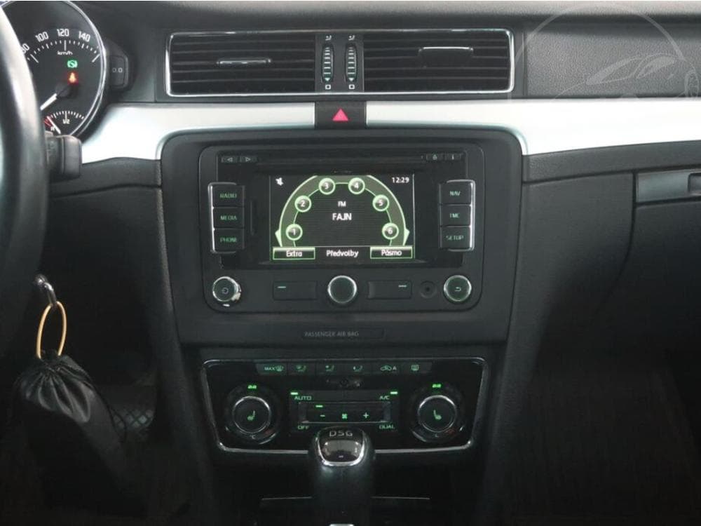 2014 Škoda SUPERB - 12