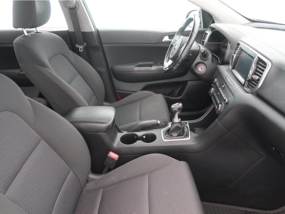 2017 Kia SPORTAGE - 9