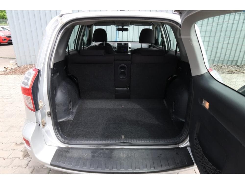 2010 Toyota RAV4 - 13