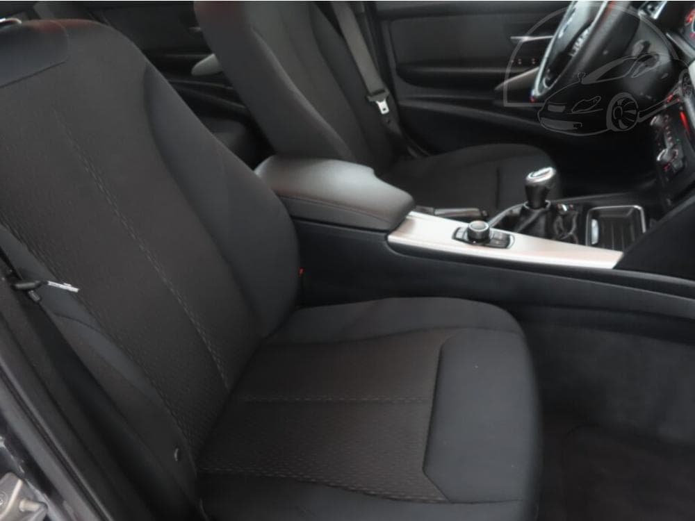 2013 BMW 3-SERIES - 9