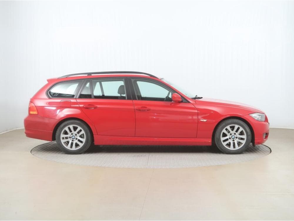 2009 BMW 3-SERIES - 11