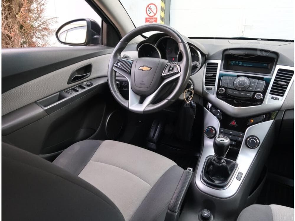 2011 Chevrolet CRUZE - 7