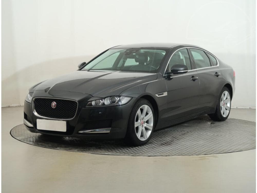 2017 Jaguar XF - 2