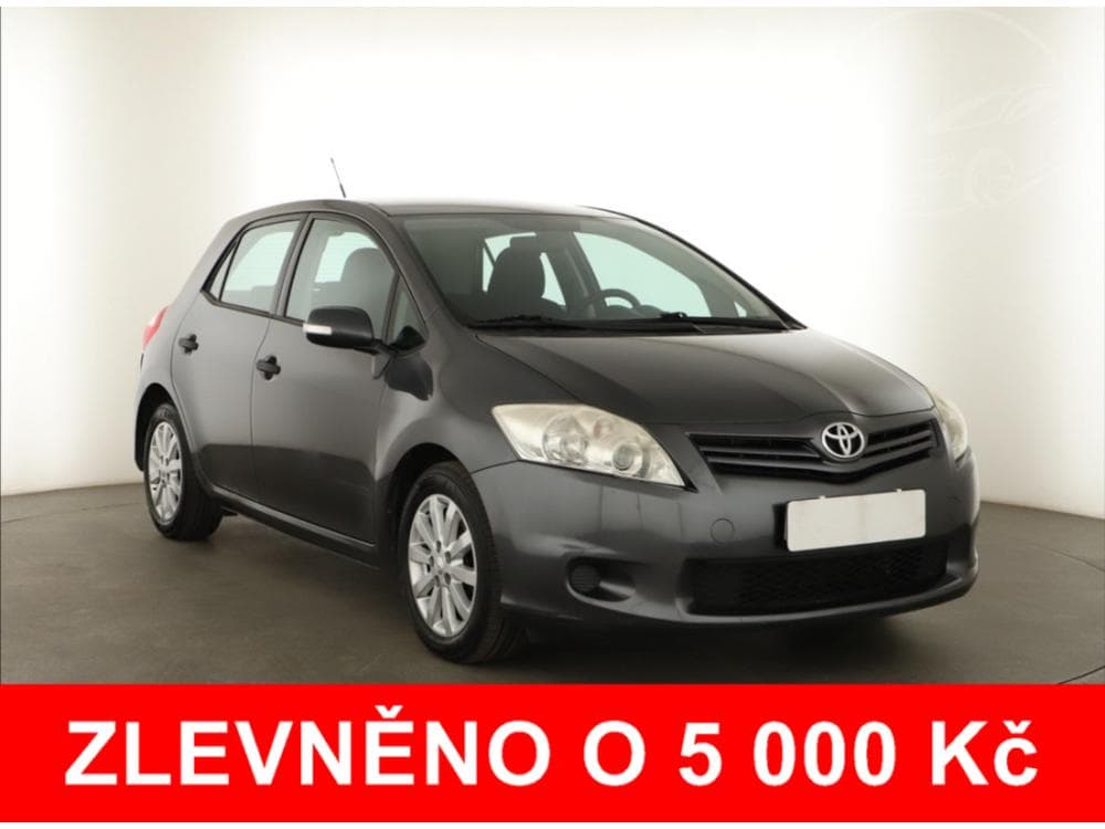 2011 Toyota AURIS