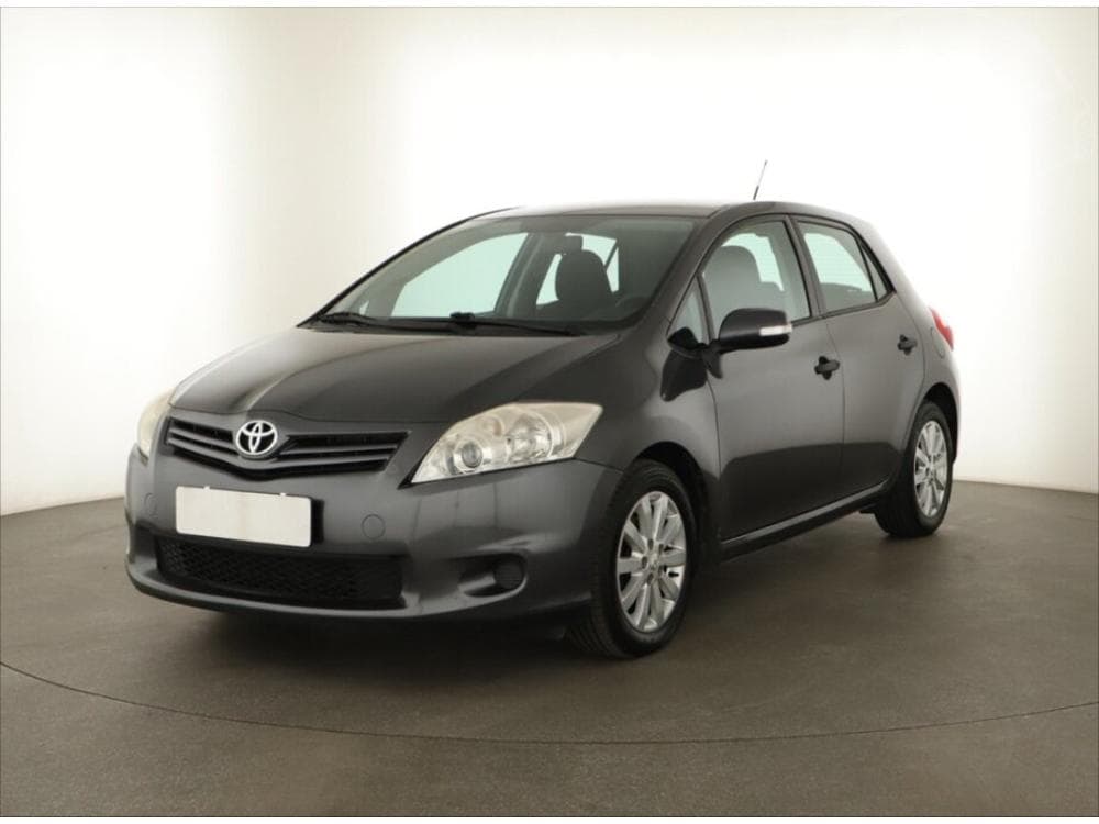 2011 Toyota AURIS - 3