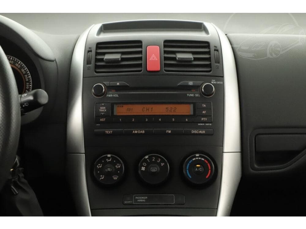 2011 Toyota AURIS - 17
