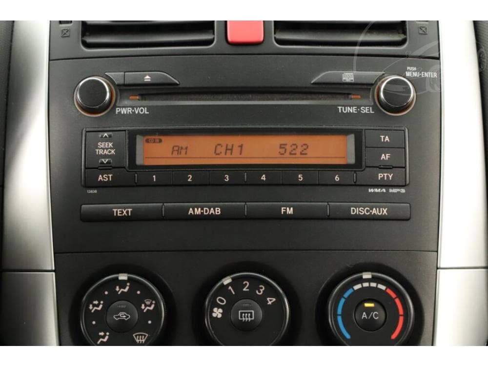 2011 Toyota AURIS - 23